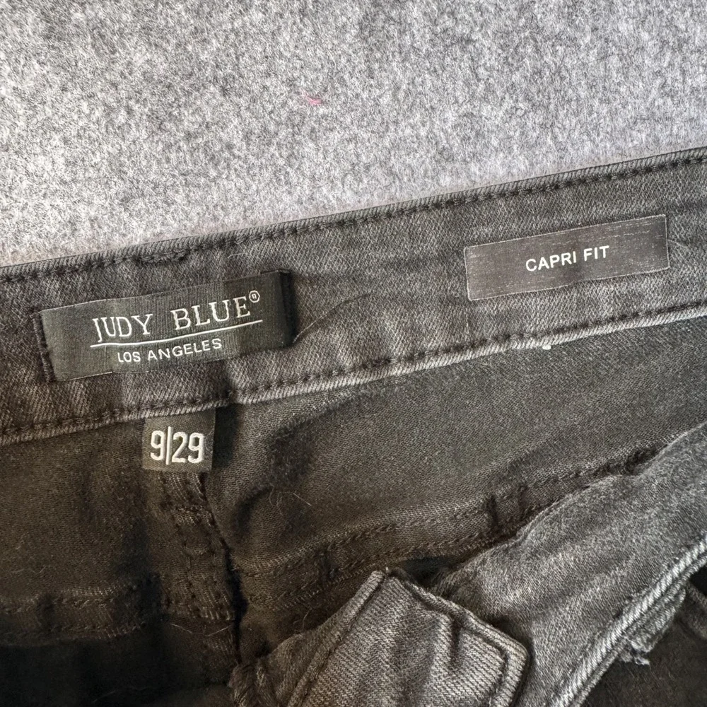 Judy Blue Capri Fit Jeans 9/29 Faded Black Stretch Denim‎